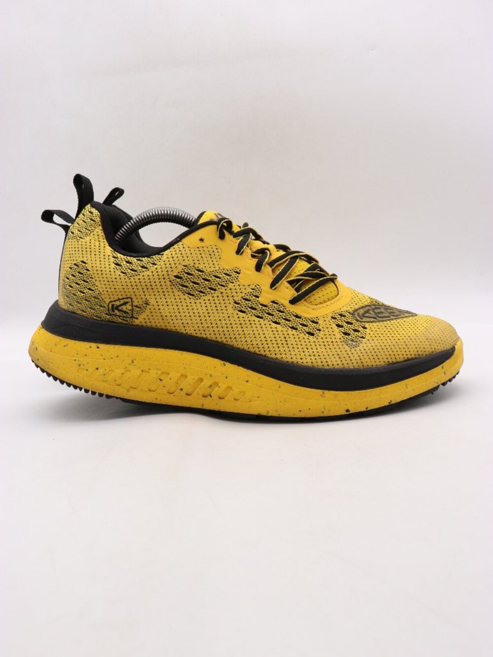 Keen Wk400 Men's Size 10.5 Walking Sneaker Yellow Black Athletic Shoes 1027483